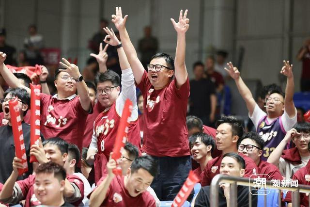 乐动体育直播-湖南男篮全力以赴备战，绝地反击击败对手夺得胜利